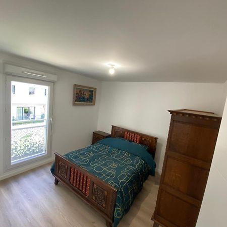 Joli Appartement F2 Bobigny Metro Proche Paris Exterior photo
